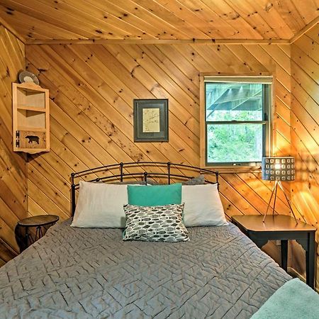 Riverfront Traverse City Cabin Fish, Kayak And Tube Extérieur photo