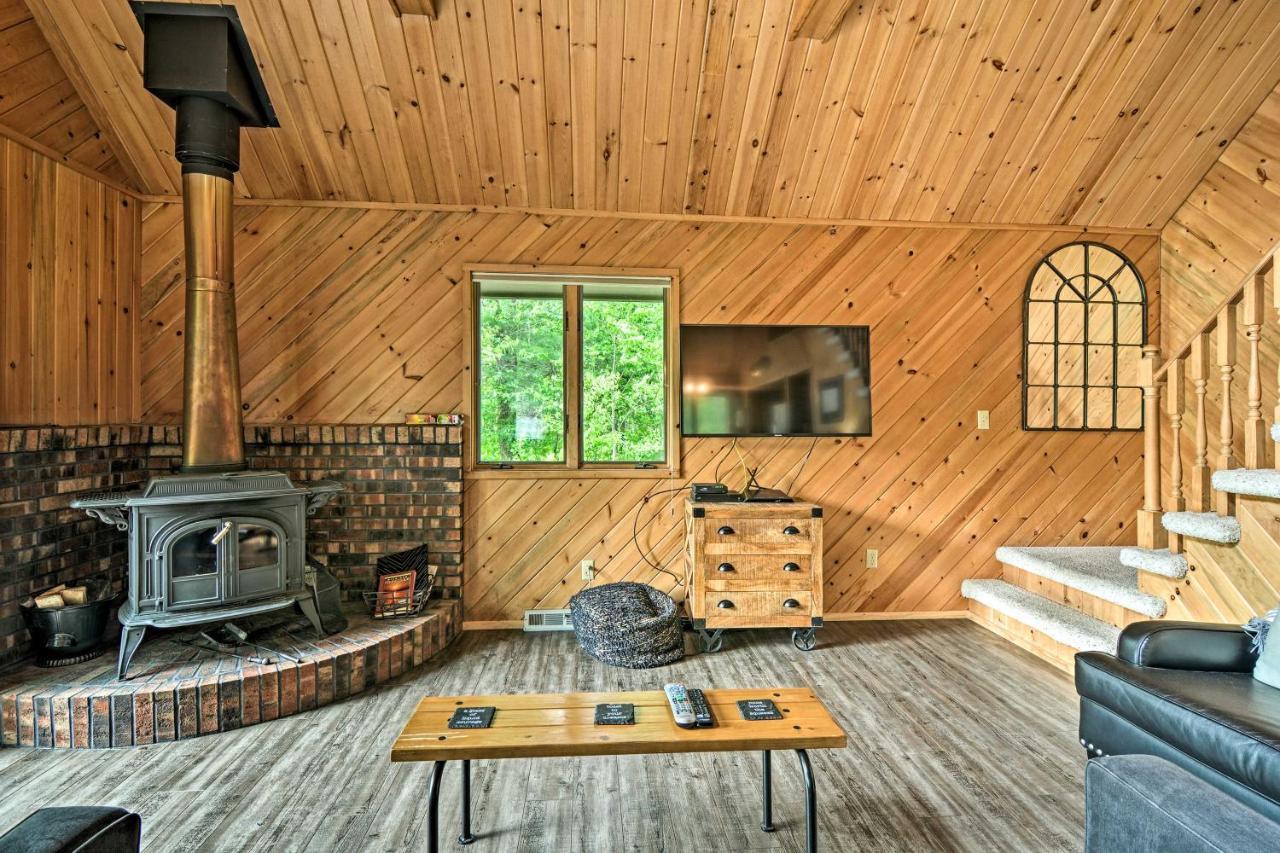 Riverfront Traverse City Cabin Fish, Kayak And Tube Extérieur photo