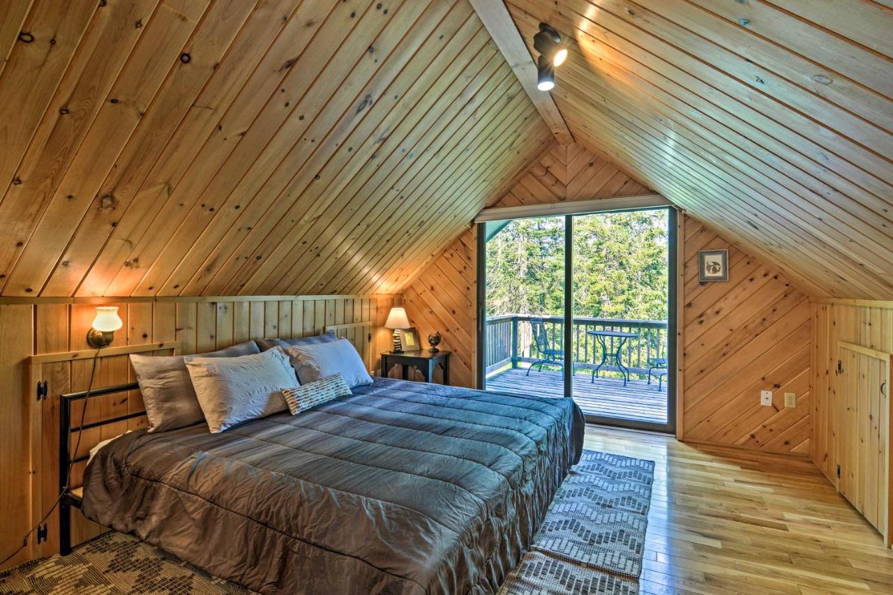 Riverfront Traverse City Cabin Fish, Kayak And Tube Extérieur photo