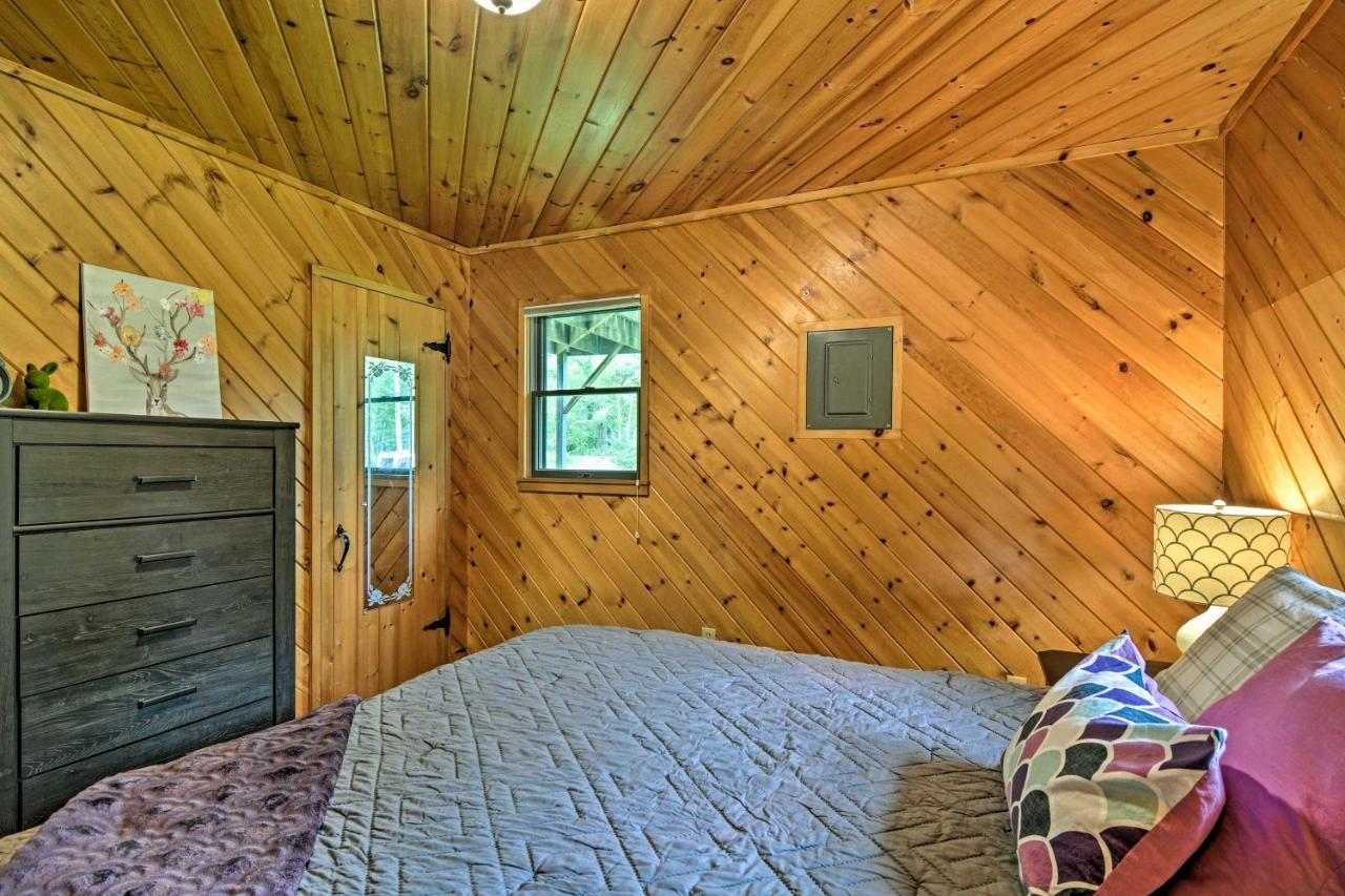 Riverfront Traverse City Cabin Fish, Kayak And Tube Extérieur photo