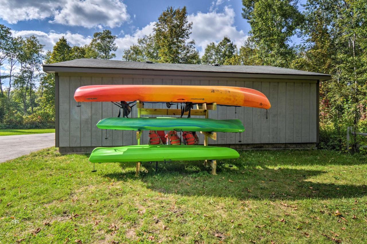 Riverfront Traverse City Cabin Fish, Kayak And Tube Extérieur photo